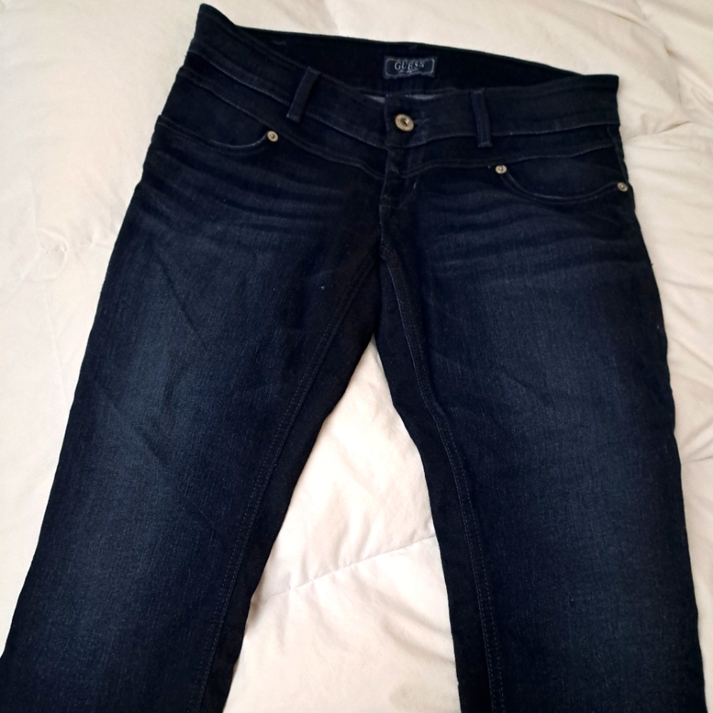 Dark wash Guess Capri jeans